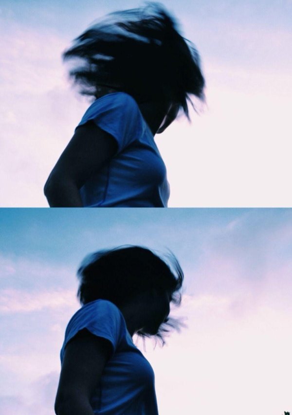 Девушка с каре спиной