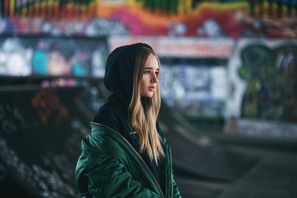 Девушка без авторских прав