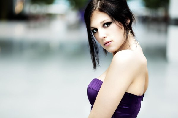 Девушка без авторских прав