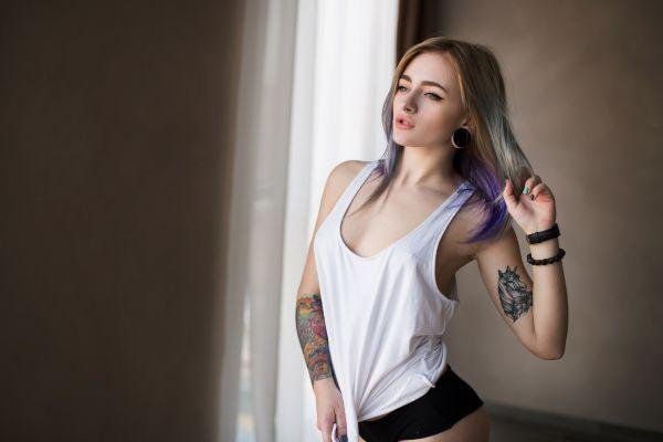 Девушка без авторских прав