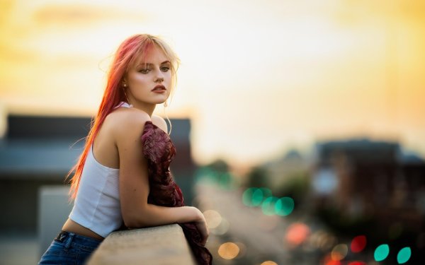 Девушка без авторских прав