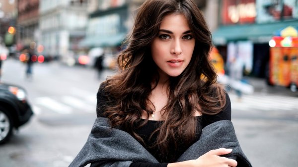 Девушка без авторских прав