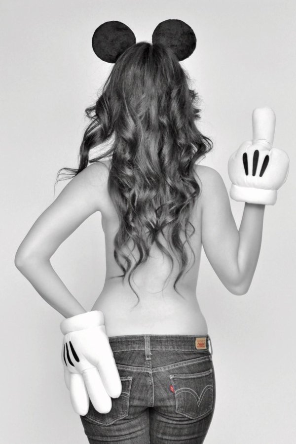 С факом и девушками