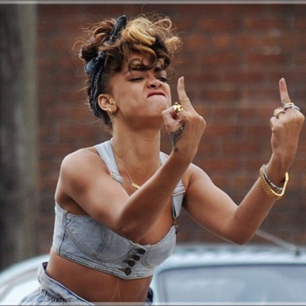 С факом и девушками