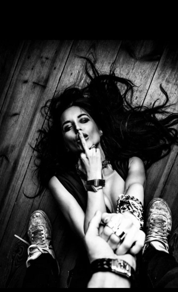 С факом и девушками