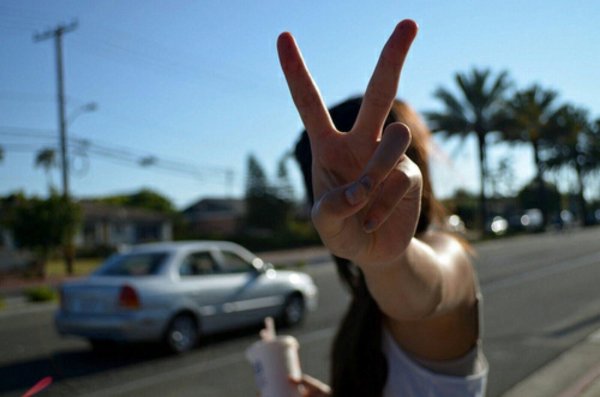 С факом и девушками