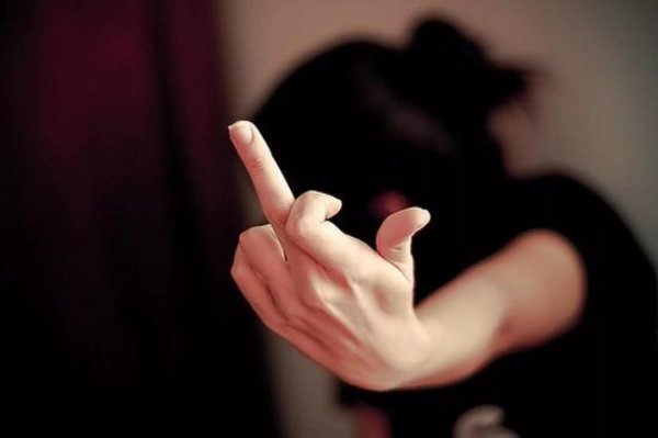 С факом и девушками