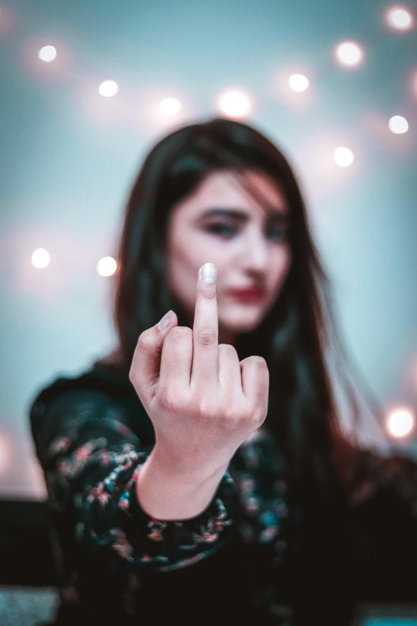 С факом и девушками