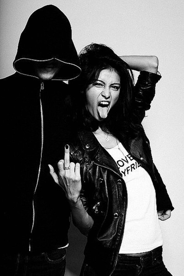 С факом и девушками