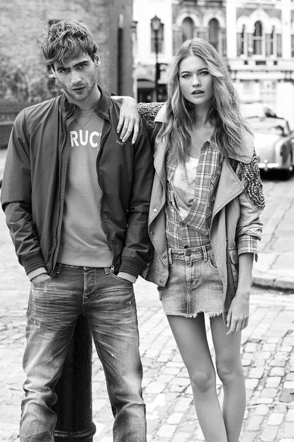 Девушка и два парня