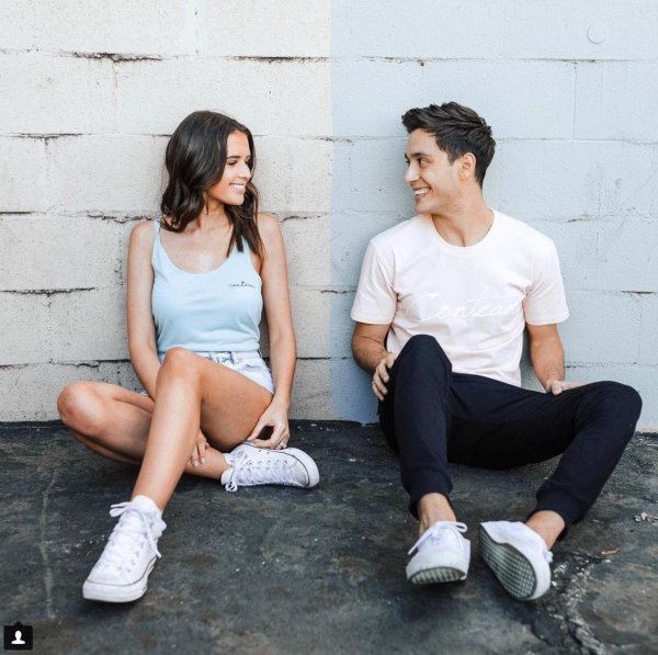 Девушка и два парня