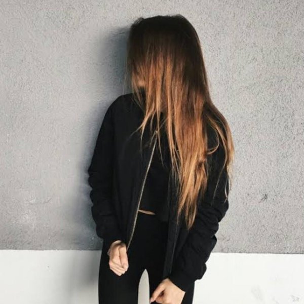 С темно русыми девушками