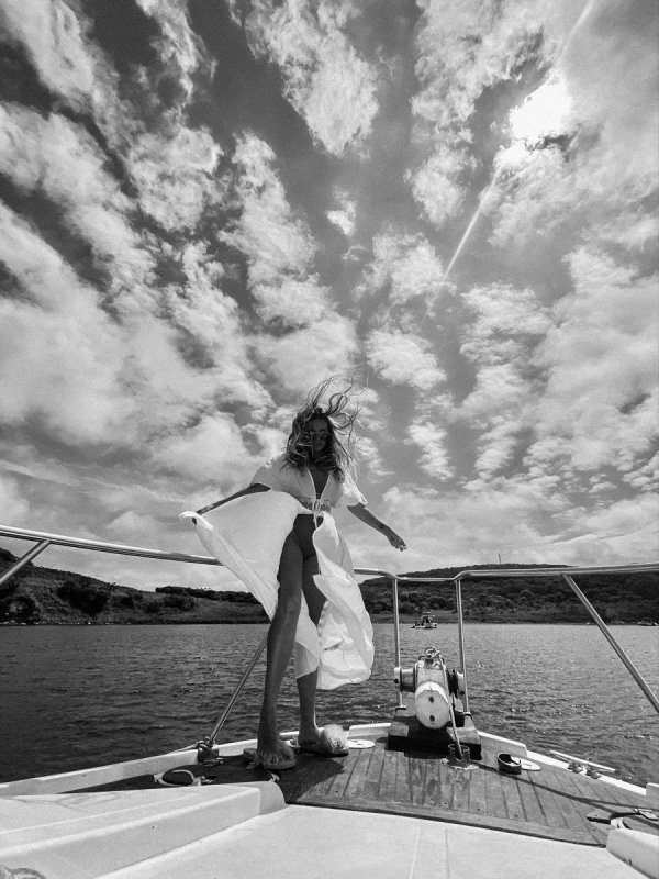 На яхте с девушками