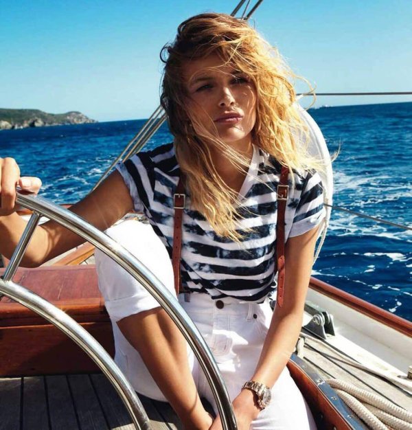 На яхте с девушками