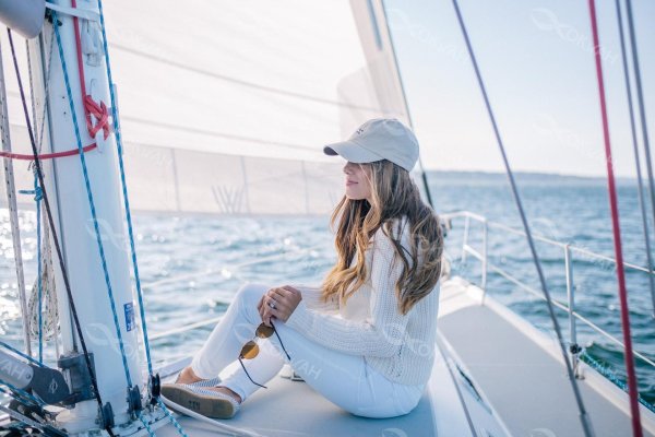 На яхте с девушками