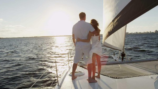 На яхте с девушками