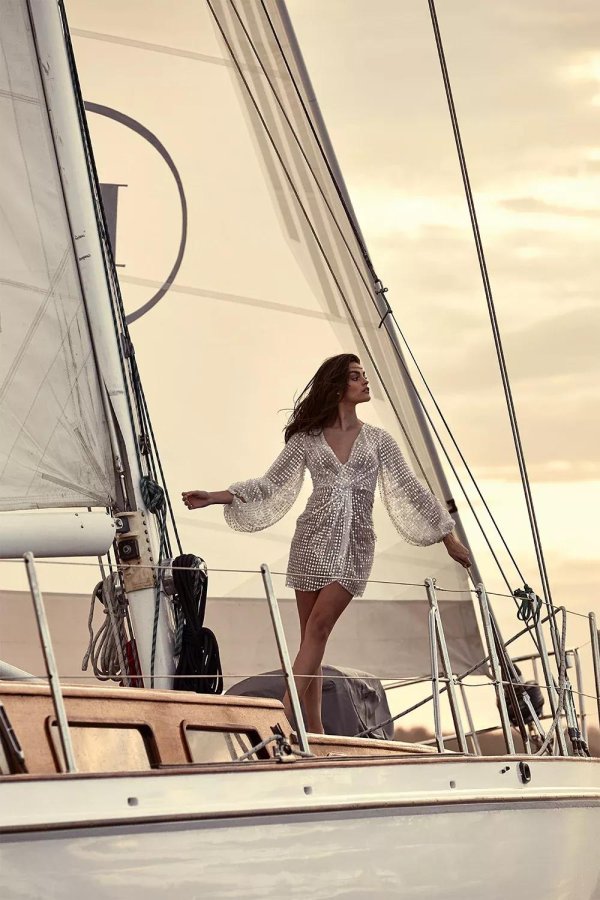 На яхте с девушками