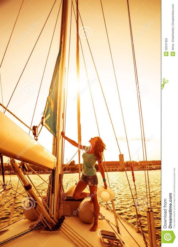 На яхте с девушками