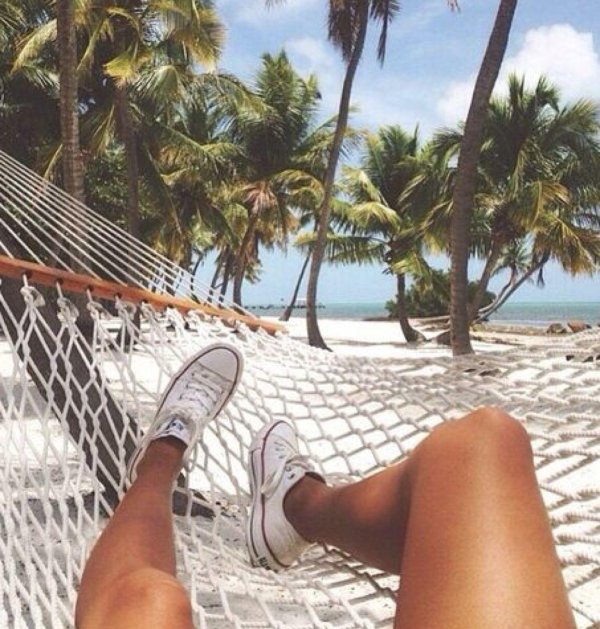 Отдых на море девушка