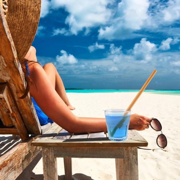 Отдых на море девушка