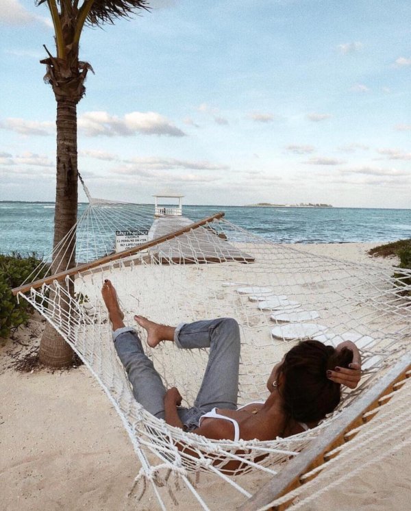 Отдых на море девушка