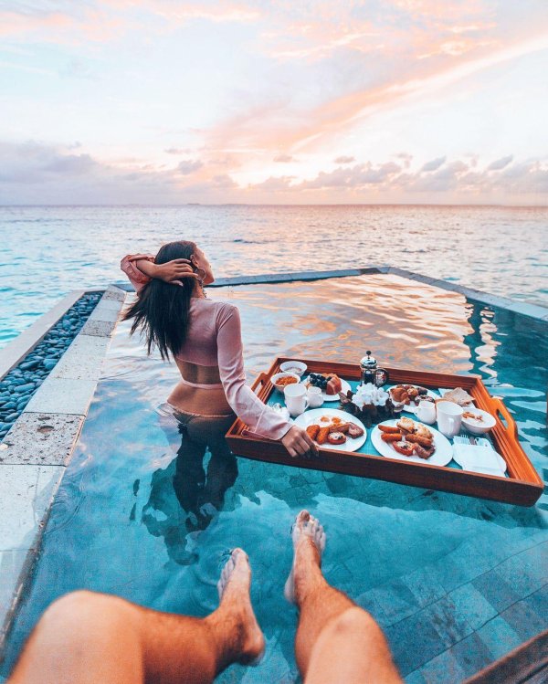 Отдых на море девушка