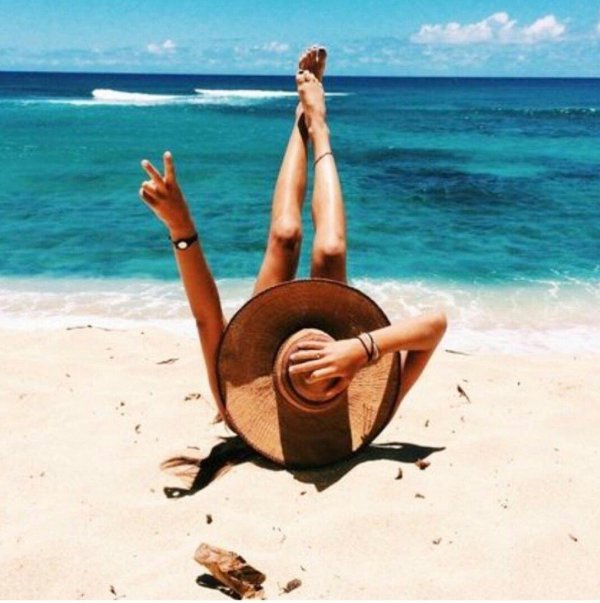 Отдых на море девушка