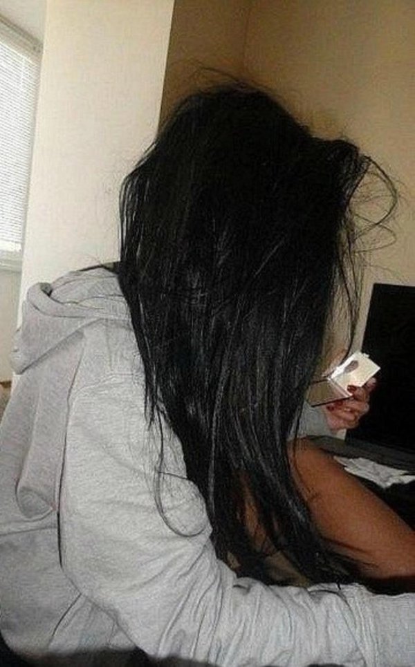 Девушка пол лица брюнетка