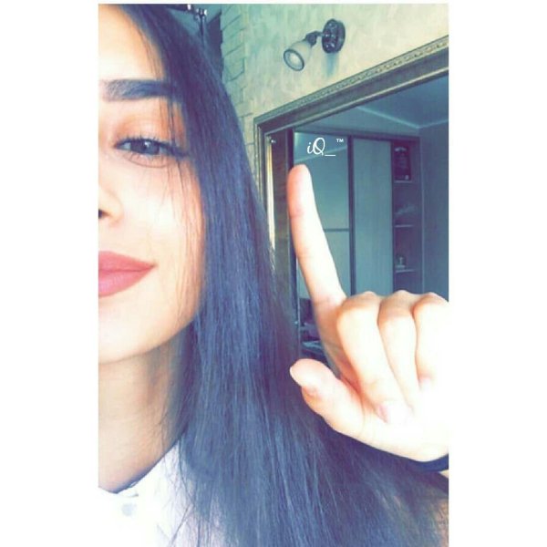 Девушка пол лица брюнетка