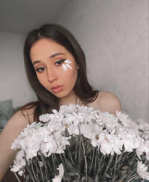 девушка цветами