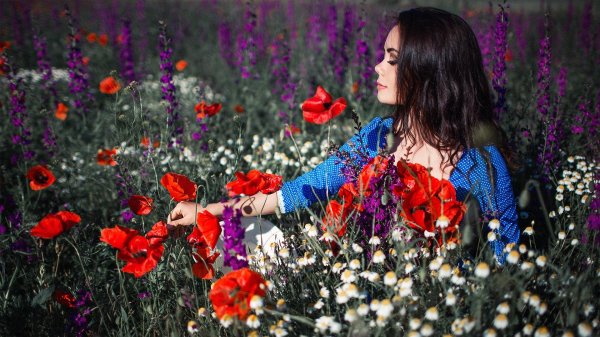 девушка цветами