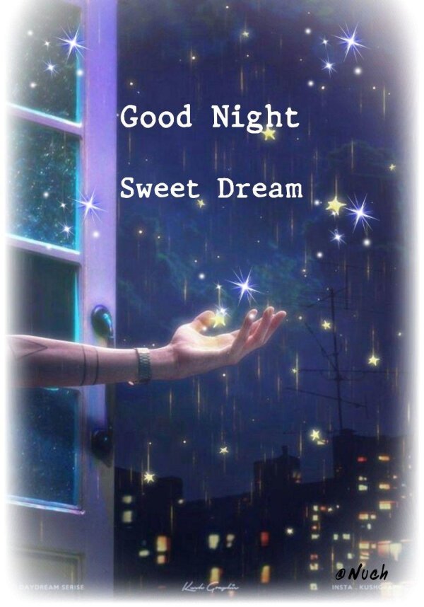 Девушка вечером у окна