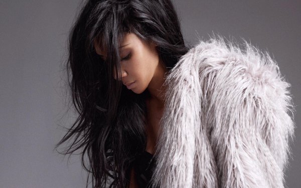 На аву с девушками брюнетками