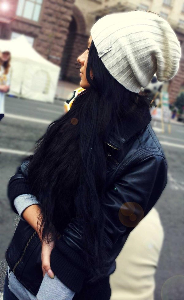 На аву с девушками брюнетками