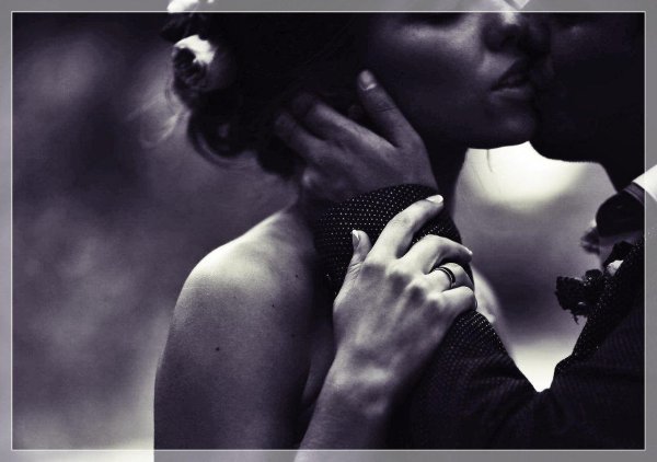 Парень и девушка черно белые