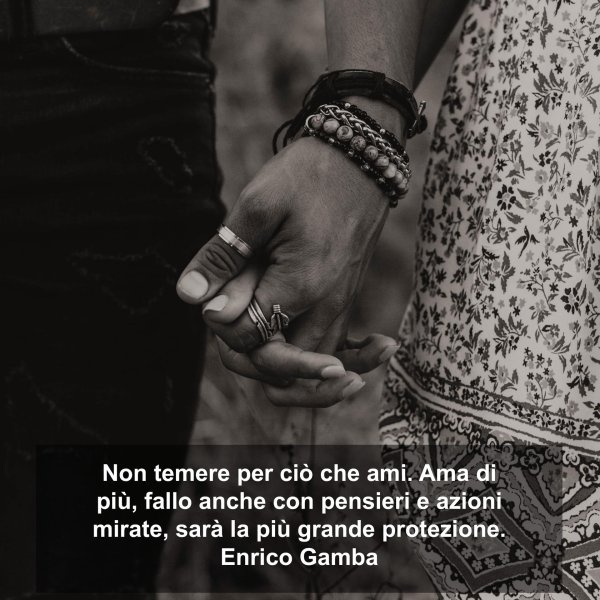 Парень и девушка черно белые