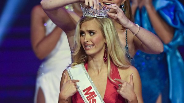 Кто самая девушка на земле