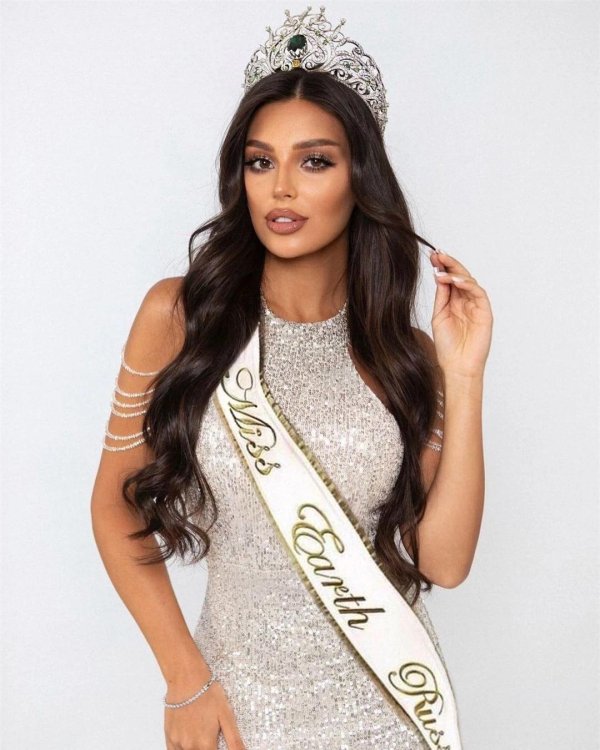 Кто самая девушка на земле