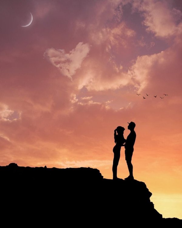 Девушка и парень на закате