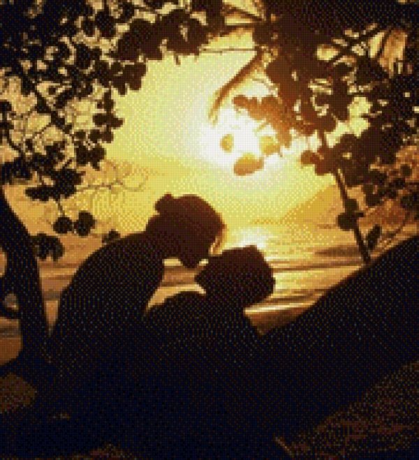 Девушка и парень на закате