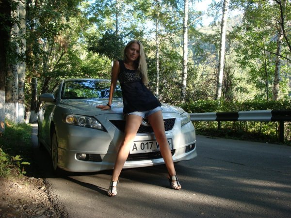 Самые с девушками и машиной