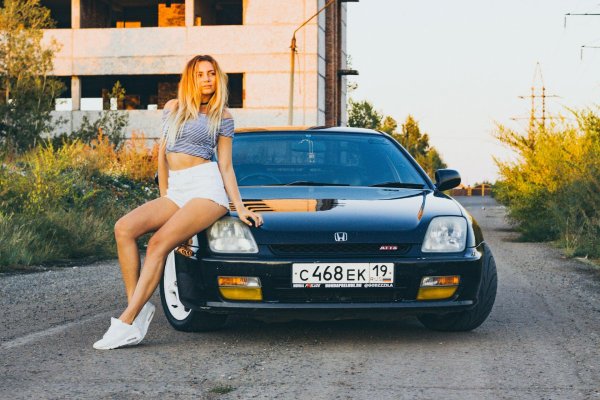 Самые с девушками и машиной
