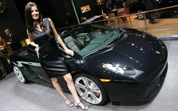 Самые с девушками и машиной