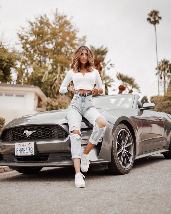 Самые с девушками и машиной