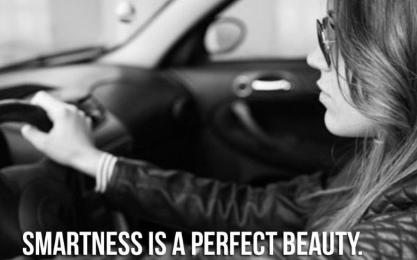 Девушка за рулем на аву