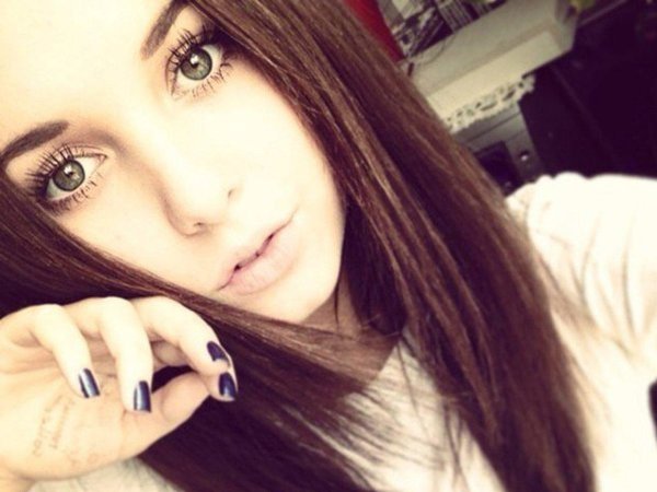 Девушка одна и та же 16