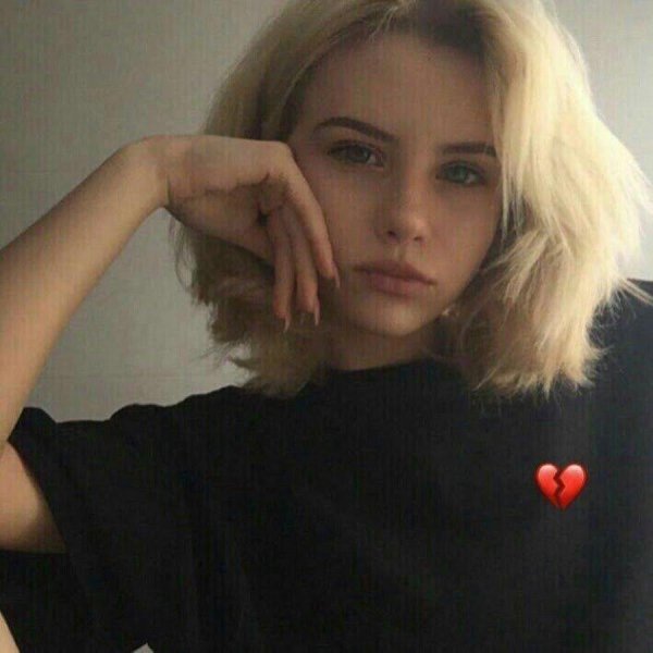 Девушка одна и та же 16