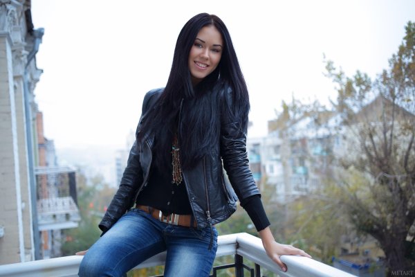 Девушка одна и та же 16