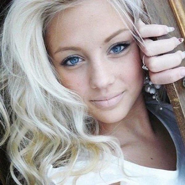 Девушка одна и та же 16