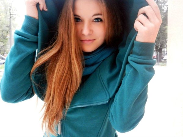 Девушка одна и та же 16